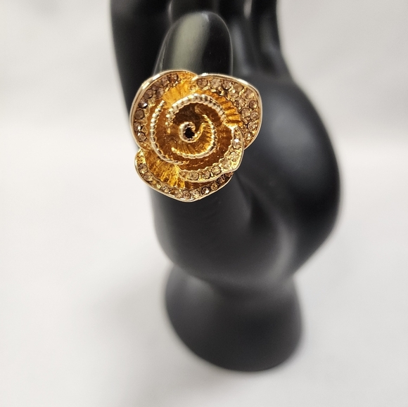 City Rox Golde Floral Ring with Sparkle - Picture 9 of 12